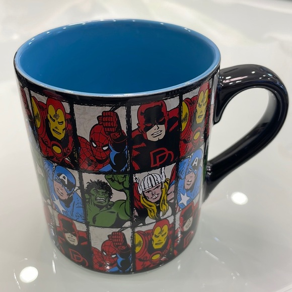 *NEW* Disney Marvel Comics Grid Mug - 14oz - Picture 2 of 7
